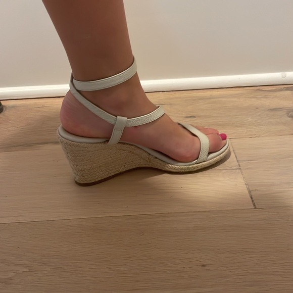Calvin Klein Wedges Size 8 - Picture 3 of 4
